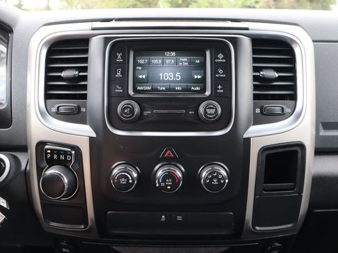Used 2020 RAM 1500 Classic SLT RWD image 33