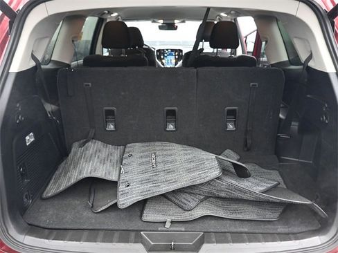 Used 2024 Subaru Ascent Premium w/ Convenience Package image 6