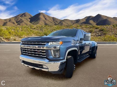 Used 2020 Chevrolet Silverado 3500 LTZ w/ Technology Package AWD/4WD image 2