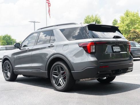 Used 2025 Ford Explorer ST-Line w/ Premium Package RWD image 9