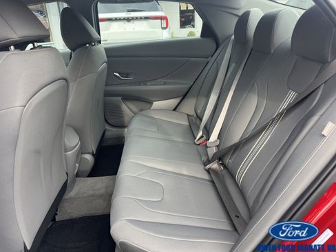 Used 2025 Hyundai Elantra Sport FWD image 15