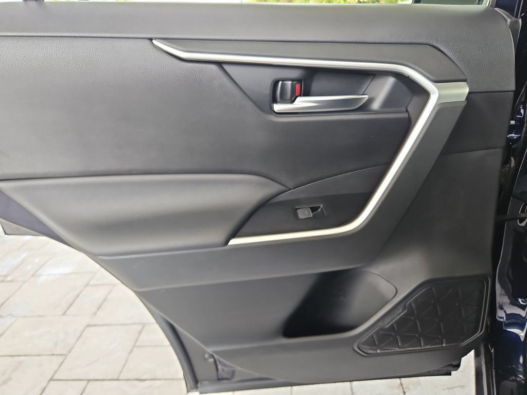 Used 2023 Toyota RAV4 XLE FWD image 28