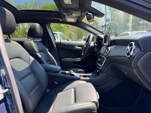 Used 2019 Mercedes-Benz GLA 250 4MATIC image 15