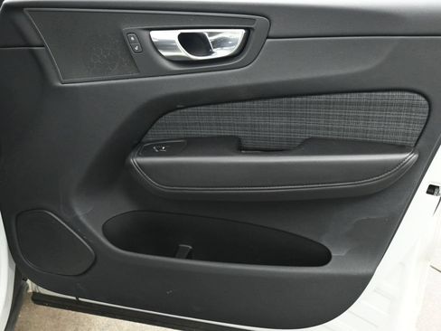 Used 2023 Volvo XC60 B5 Core AWD/4WD image 19