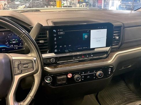 Used 2024 Chevrolet Silverado 2500 LT AWD/4WD image 5