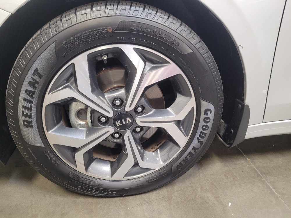 Used 2021 Kia Forte LXS FWD image 31