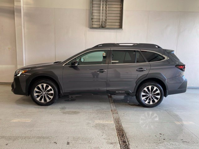 Used 2025 Subaru Outback Limited AWD/4WD image 10