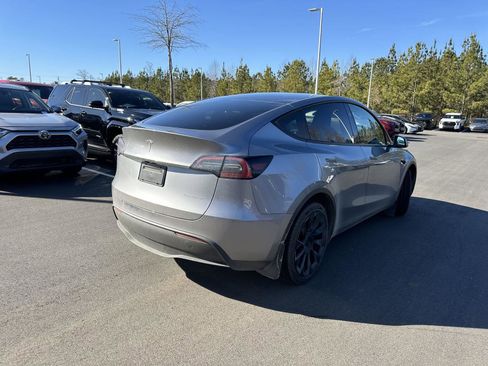 Used 2025 Tesla Model Y Long Range image 6