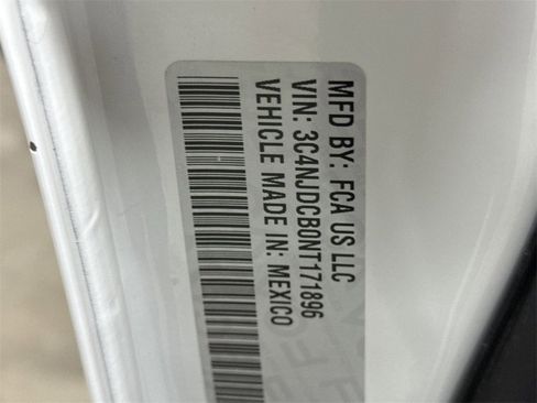 Used 2022 Jeep Compass Limited image 27