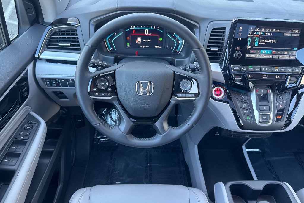 Used 2023 Honda Odyssey Touring image 13