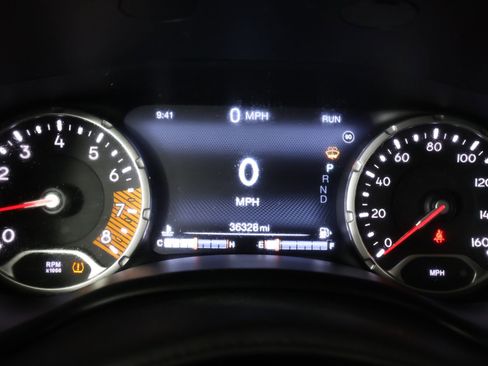 Used 2023 Jeep Renegade Limited image 4