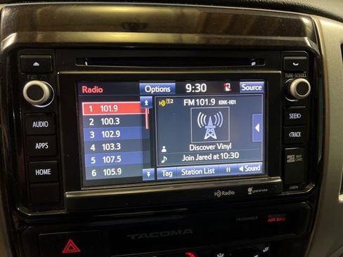 Used 2015 Toyota Tacoma 4x4 Double Cab w/ TRD Off-Road Package image 42