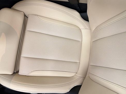 Used 2025 BMW 430i xDrive Coupe w/ Premium Package image 17