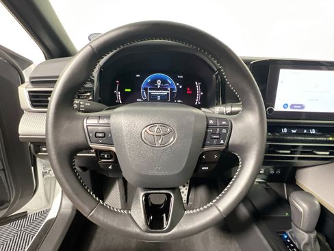 Used 2026 Toyota Camry SE FWD image 17