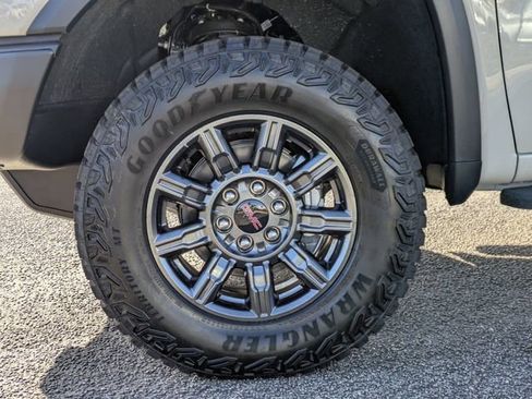 New 2026 GMC Sierra 1500 AT4X AWD/4WD image 13