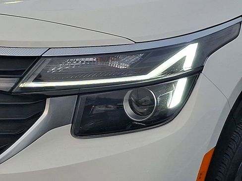 Certified 2024 Kia Seltos S image 10