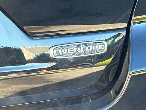 Used 2022 Jeep Grand Cherokee Overland AWD/4WD image 13