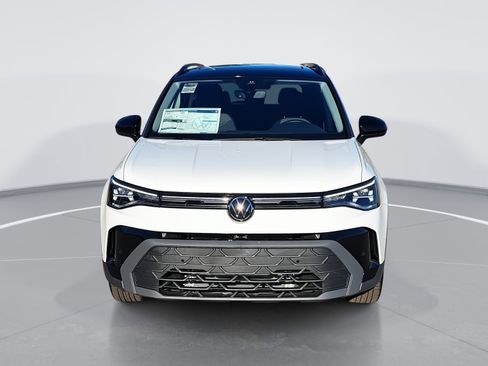 New 2026 Volkswagen Taos SE image 8