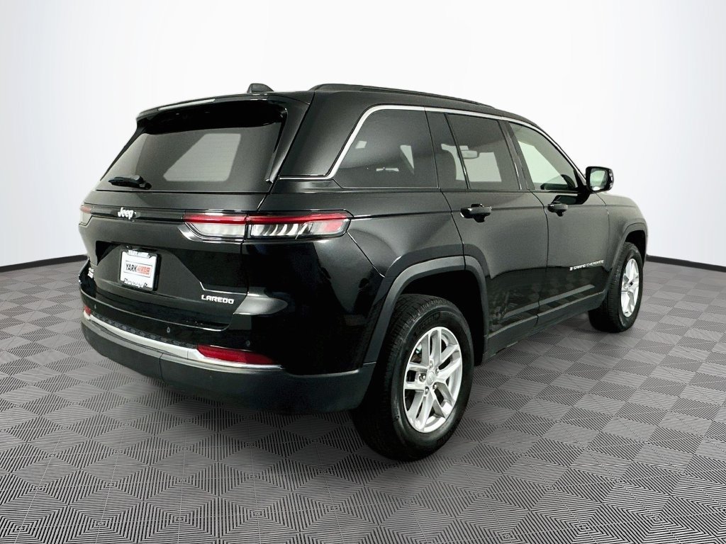 Certified 2024 Jeep Grand Cherokee Laredo X w/ Luxury Tech Group I AWD/4WD image 12