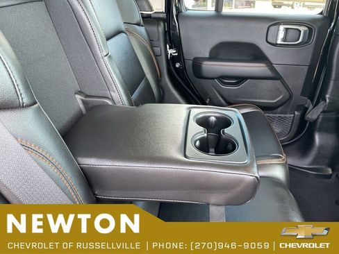 Used 2022 Jeep Gladiator Mojave AWD/4WD image 34