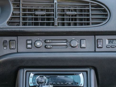 Used 1988 Porsche 944 Turbo image 47