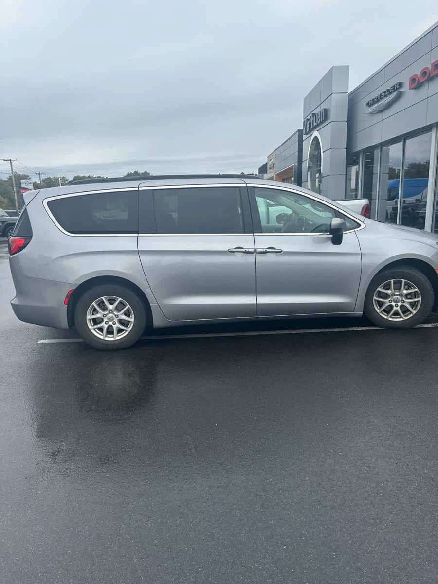 Used 2021 Chrysler Voyager Lxi FWD image 1