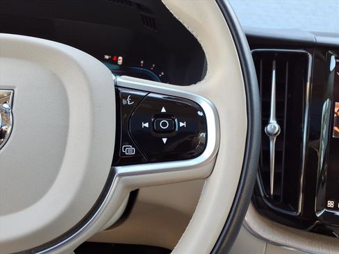 Certified 2023 Volvo XC60 B5 Plus image 26