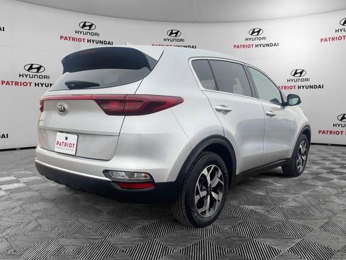 Used 2021 Kia Sportage LX image 3