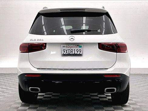 Used 2026 Mercedes-Benz GLB 250 image 3