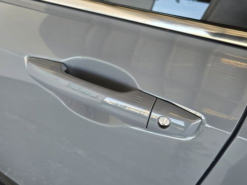 Used 2021 Honda CR-V EX image 18