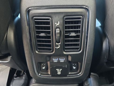 Used 2019 Jeep Grand Cherokee Trailhawk AWD/4WD image 18