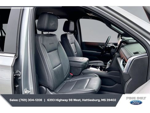 Used 2025 GMC Yukon XL Denali AWD/4WD image 6