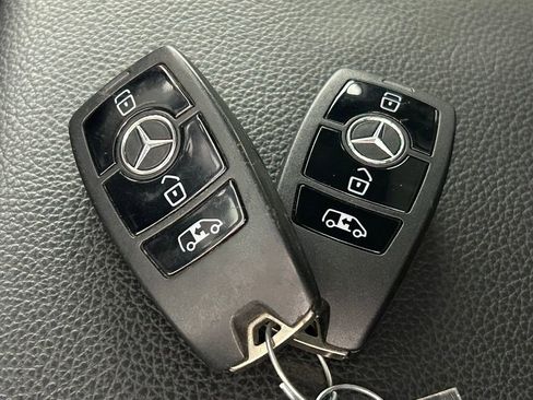 Used 2024 Mercedes-Benz Sprinter 2500 image 34