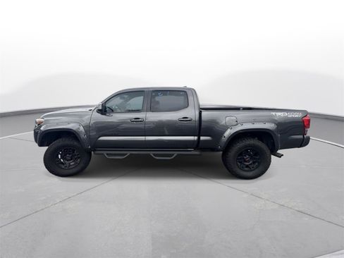 Used 2016 Toyota Tacoma TRD Sport w/ Premium & Technology Package AWD/4WD image 9