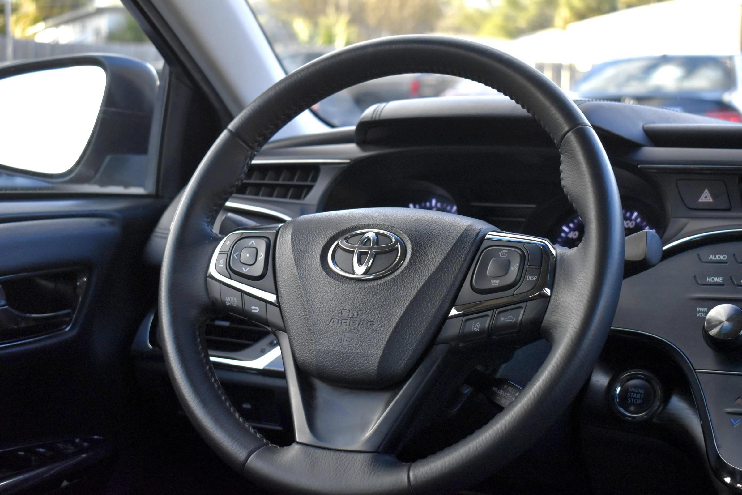 Used 2018 Toyota Avalon XLE FWD image 13
