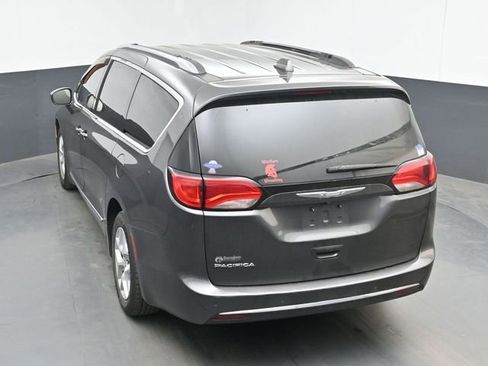 Used 2017 Chrysler Pacifica Touring-L Plus w/ Tire & Wheel Group FWD image 21