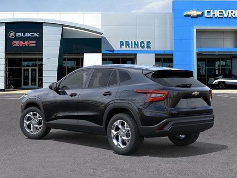 New 2026 Chevrolet Trax LS image 3