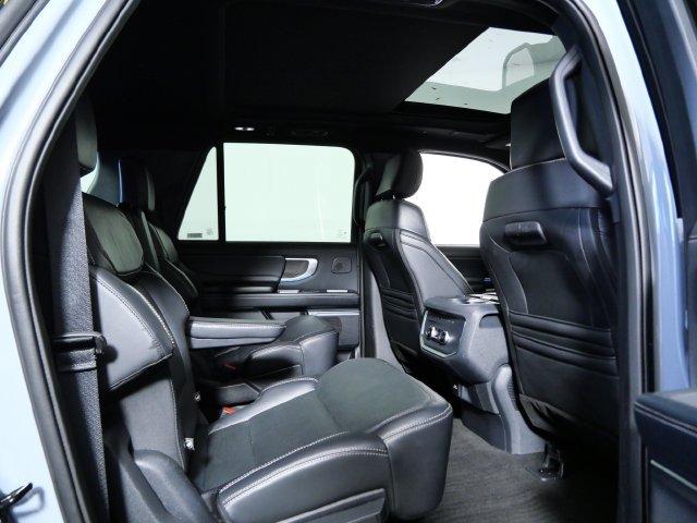 Used 2025 Ford Expedition Max Platinum w/ Stealth Performance Package AWD/4WD image 13