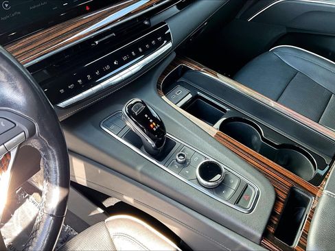 Used 2022 Cadillac Escalade Premium Luxury w/ Performance Package AWD/4WD image 17