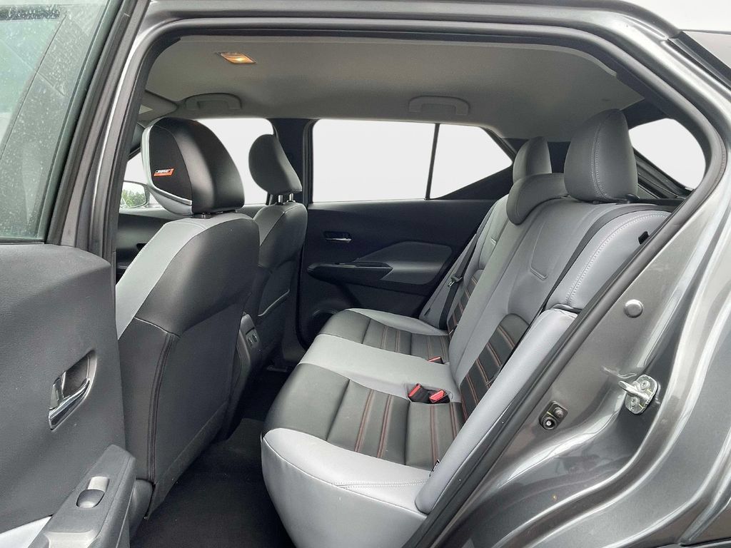 Used 2023 Nissan Kicks SR w/ SR Premium Package FWD image 11