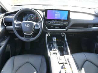 Used 2025 Toyota Grand Highlander AWD video 2