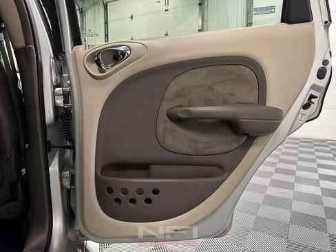 Used 2001 Chrysler PT Cruiser FWD image 41
