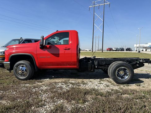 New 2026 Chevrolet Silverado 3500 LT w/ Convenience Package AWD/4WD image 5