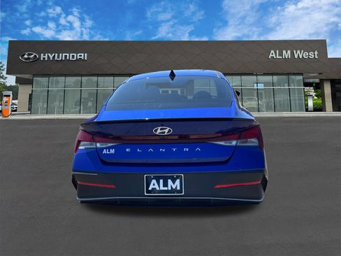 Used 2025 Hyundai Elantra Sport FWD image 6
