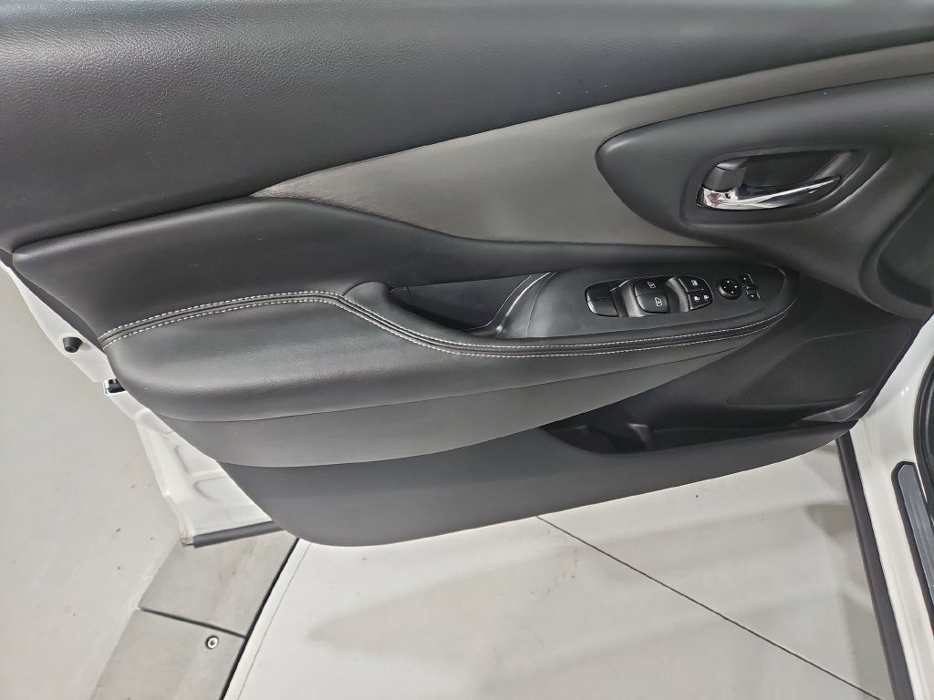 Used 2019 Nissan Murano S AWD/4WD image 11