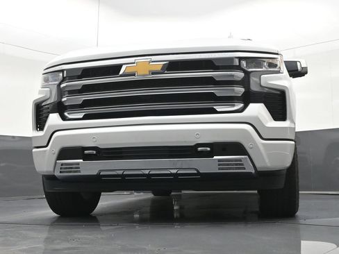 Used 2024 Chevrolet Silverado 1500 High Country AWD/4WD image 31