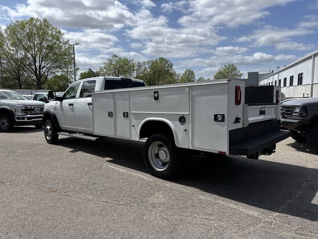 Used 2024 RAM 5500 Tradesman w/ Chrome Appearance Group AWD/4WD image 6