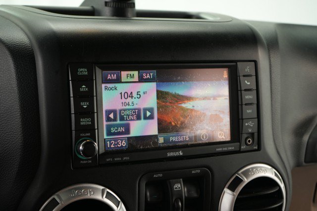 Used 2014 Jeep Wrangler Unlimited Rubicon w/ Connectivity Group AWD/4WD image 38