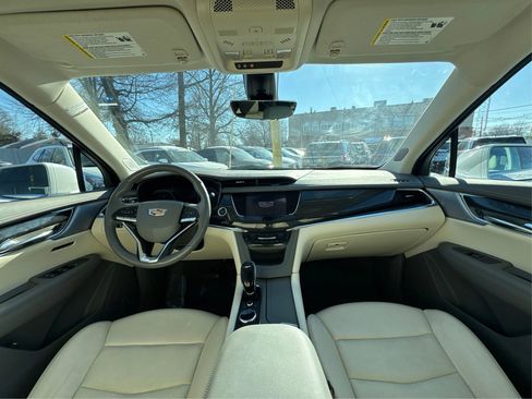 Used 2020 Cadillac XT6 Premium Luxury AWD/4WD image 29