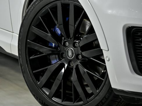 Used 2017 Land Rover Range Rover Sport SVR image 4